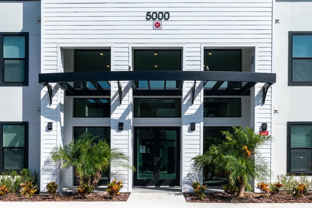 Landing Tampa Westshore — 1