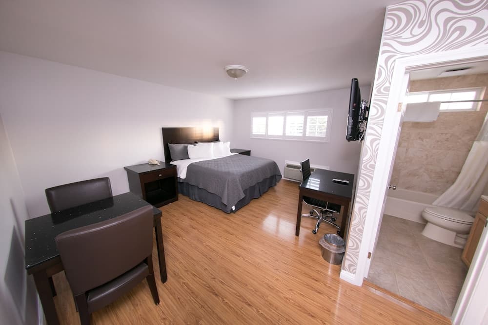Metropolitan Inn & Suites — 7