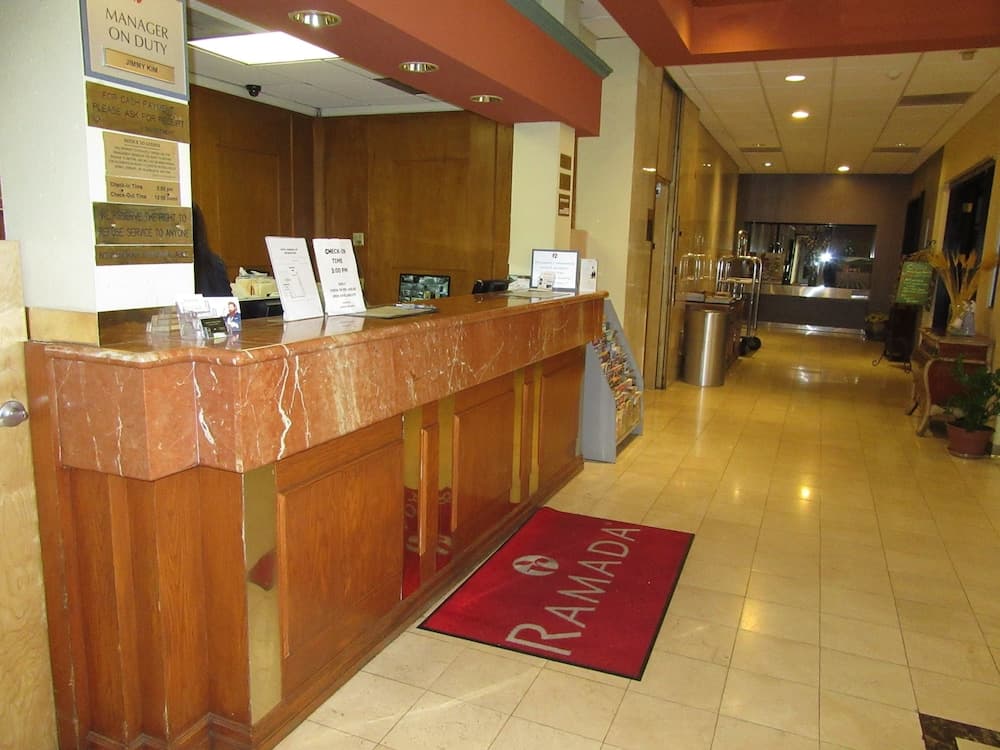 Ramada by Wyndham Los Angeles/Koreatown West — 6