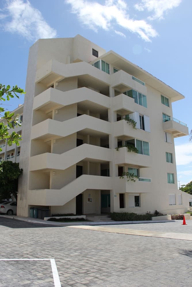 Suites Brisas Cancun — 1