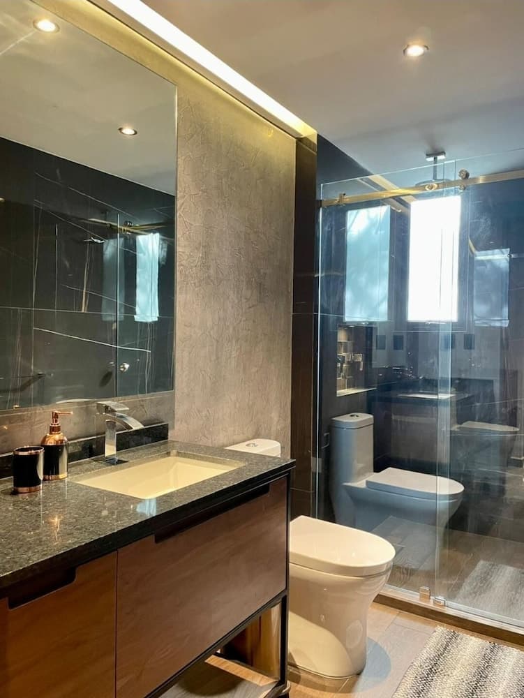 Suite Mine — 25