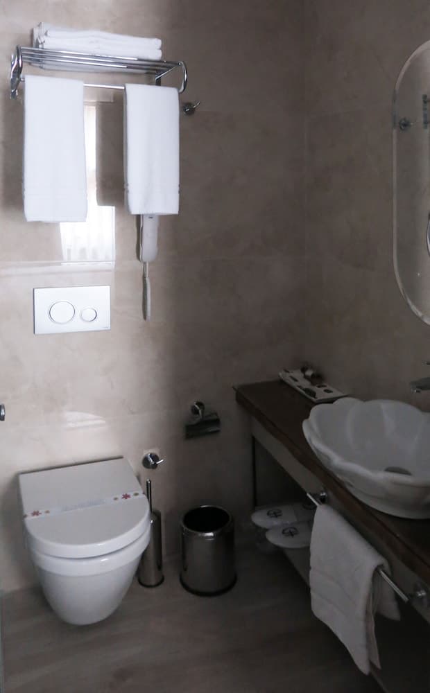 Hotel Galatahan — 29