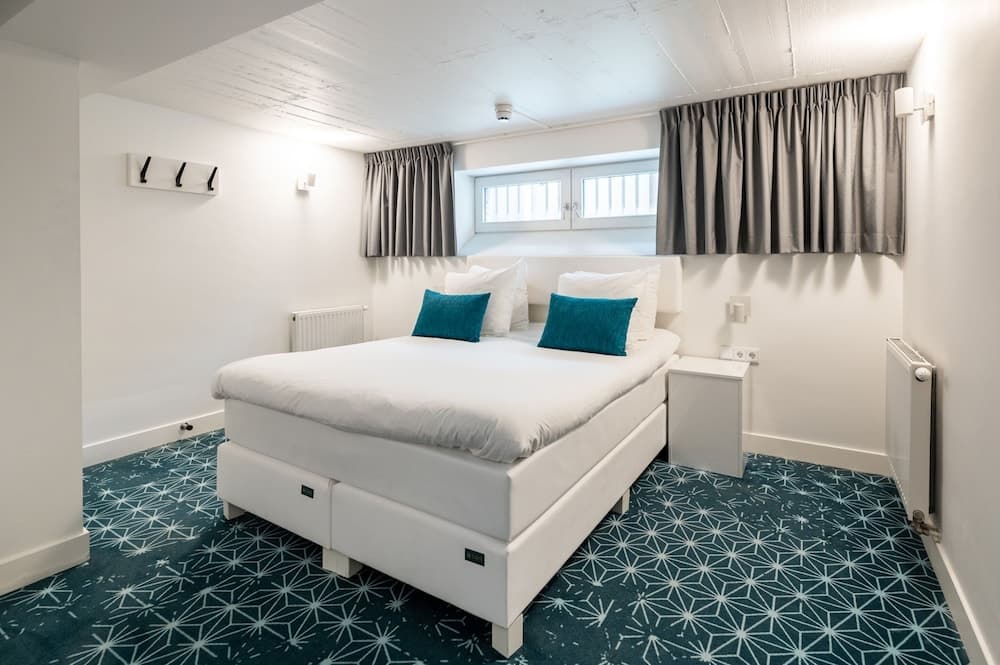 YAYS Amsterdam Salthouse Canal por Numa — 13