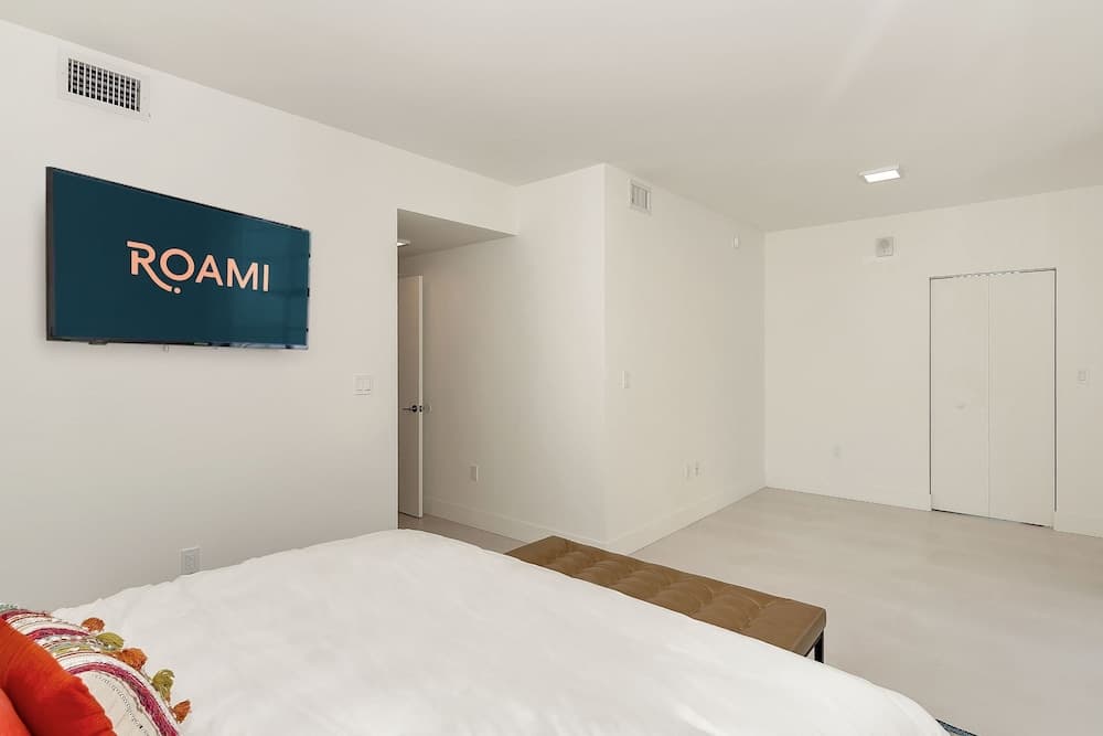 Roami im Grove 27 — 27