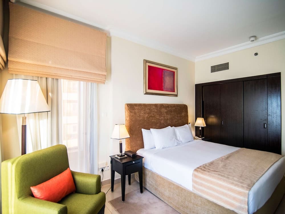 Mercure Dubai Barsha Heights Hotel Suites und Apartments — 19