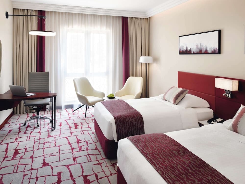 Mövenpick Hotel & Apartments Bur Dubai — 21
