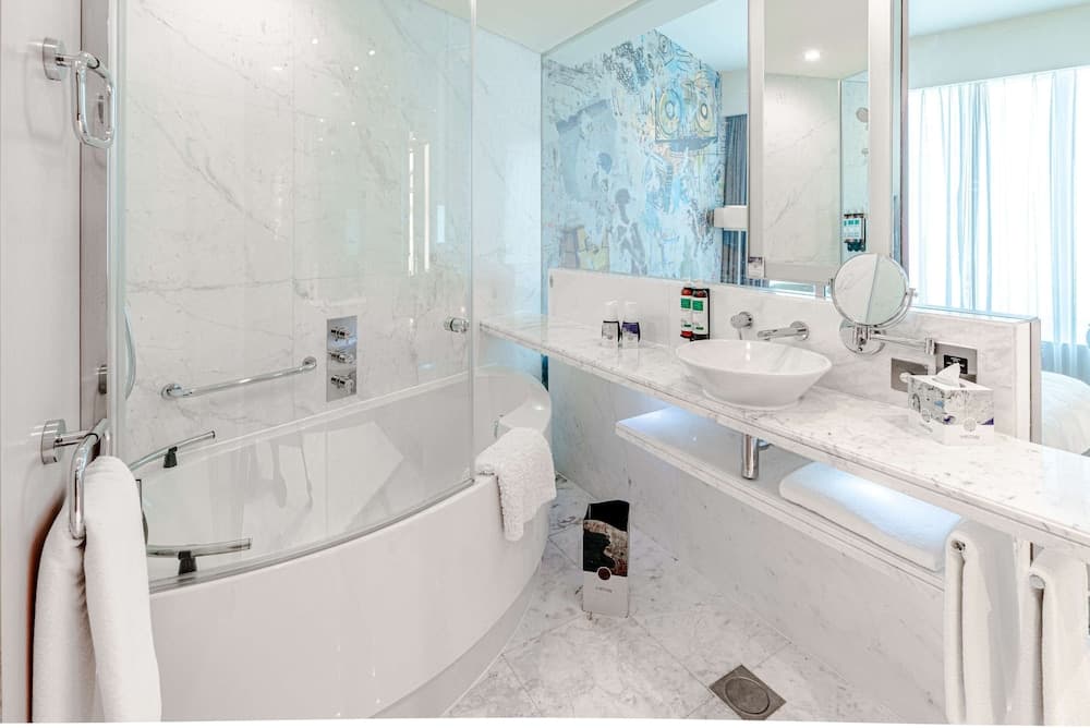 Media One Hotel Dubai — 24
