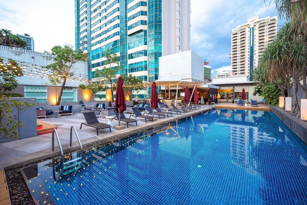 PARK PLAZA BANGKOK SOI 18 — 22