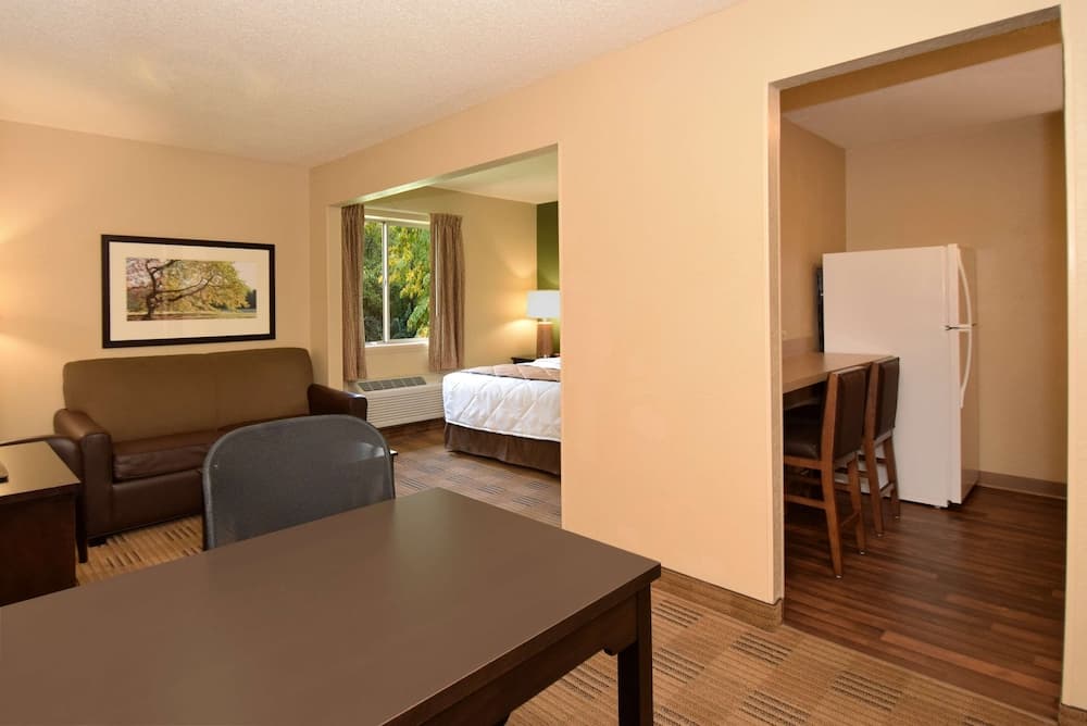 Extended Stay America Suites Ft Lauderdale Cyp Crk NW 6th Wy — 13