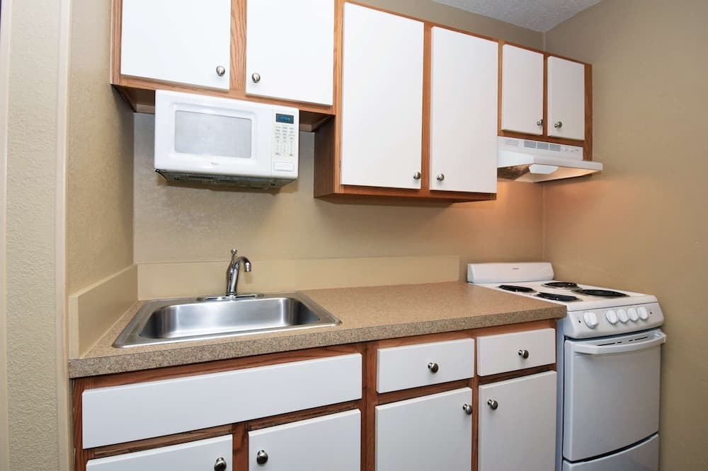 Extended Stay America Suites Ft Lauderdale Cyp Crk NW 6th Wy — 19