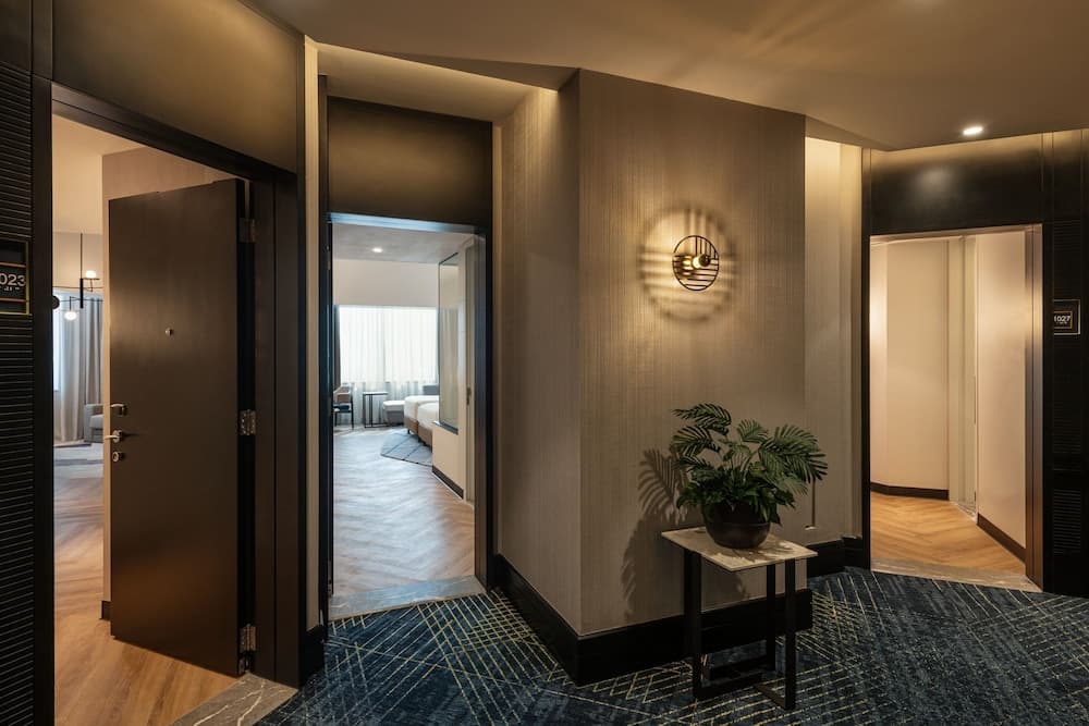 Sheraton Mall of the Emirates Hotel, Dubai — 4