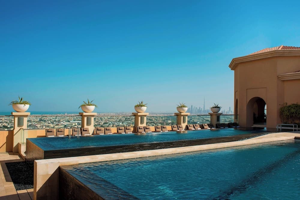 Sheraton Mall of the Emirates Hotel, Dubai — 1
