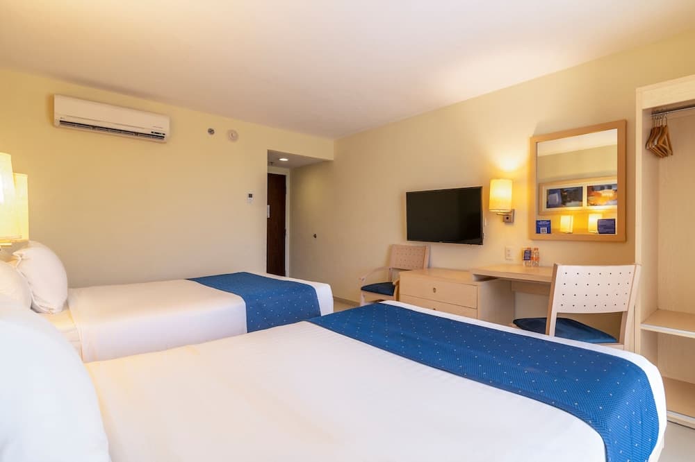 City Express by Marriott Playa Del Carmen — 14