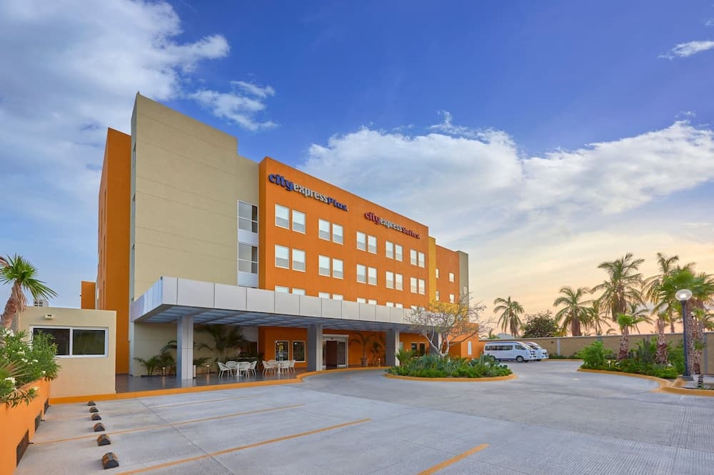 City Express Plus by Marriott Cabo San Lucas — 13