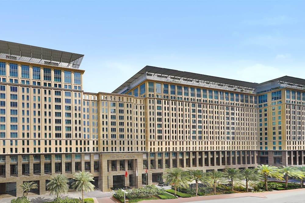 The Ritz-Carlton, Dubai International Financial Centre — 2