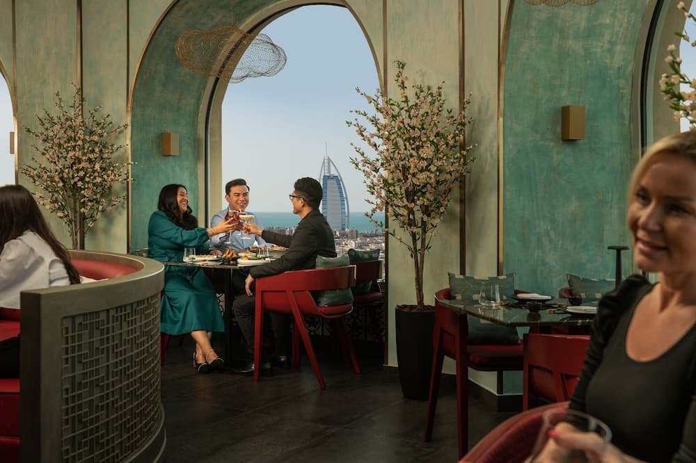 Sheraton Mall of the Emirates Hotel, Dubai — 8