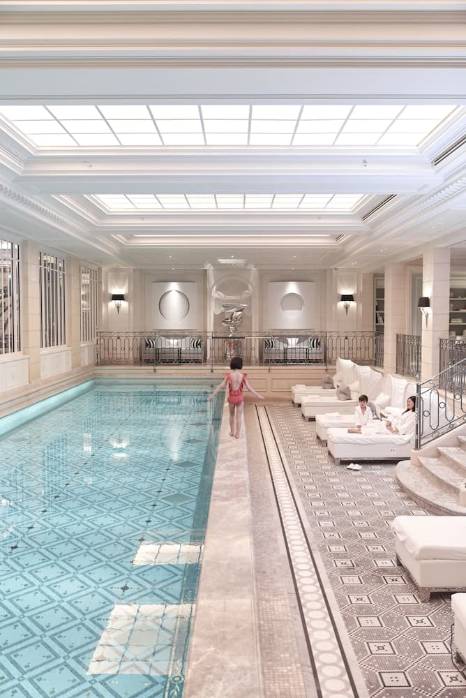 Four Seasons Hotel George V — 8