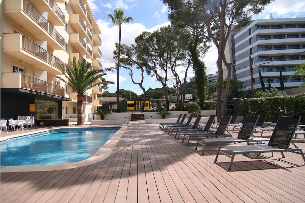 Cabot Tres Torres Apartments — 22