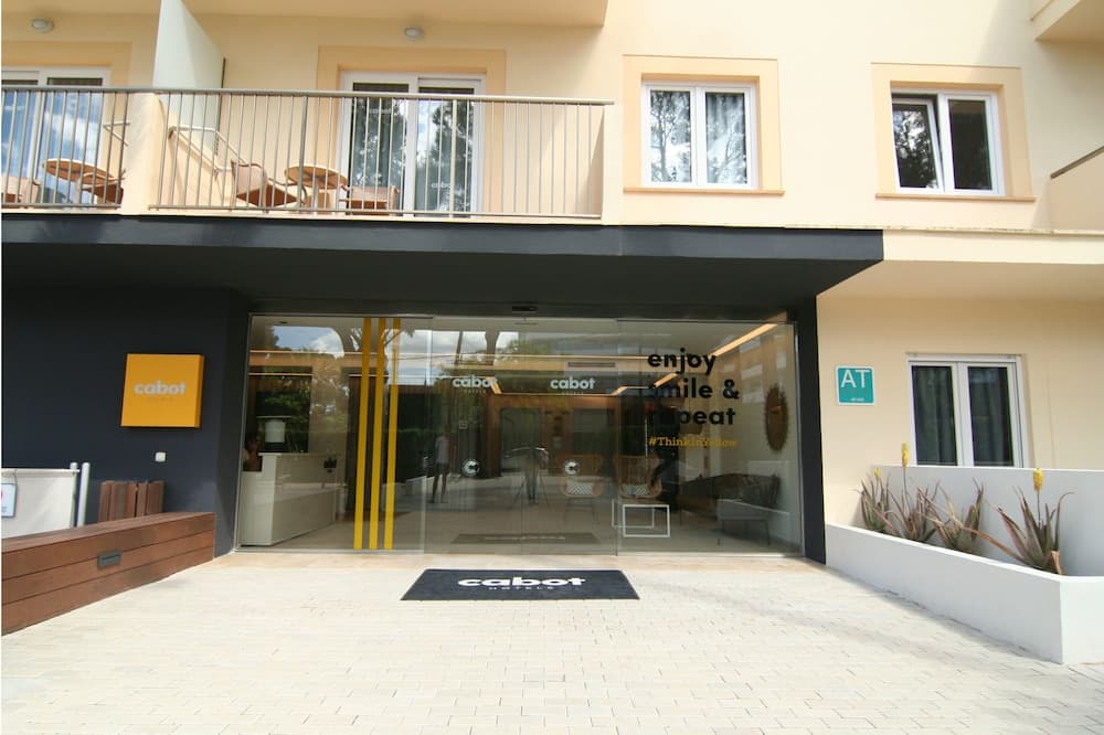 Cabot Tres Torres Apartments — 27