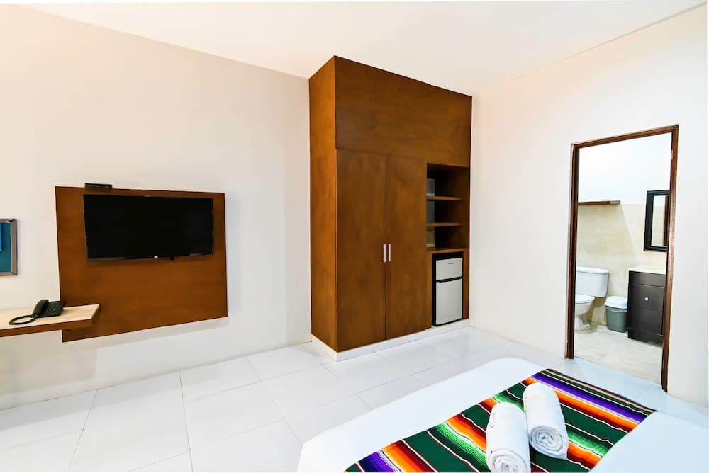 Hotel Mariachi by Kavia 5th Av — 14