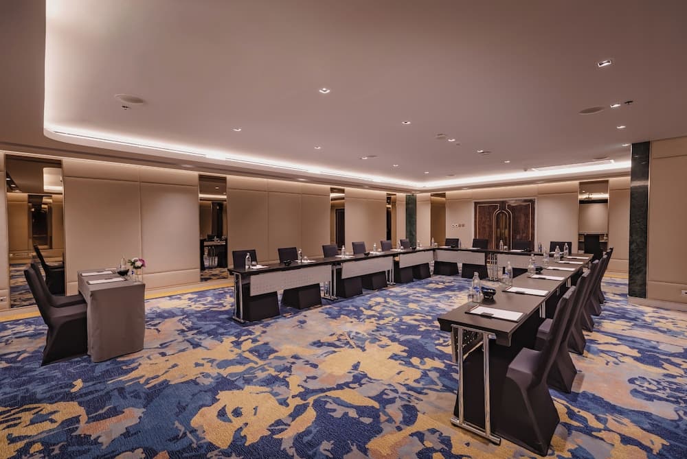 Aira Hotel Bangkok — 30