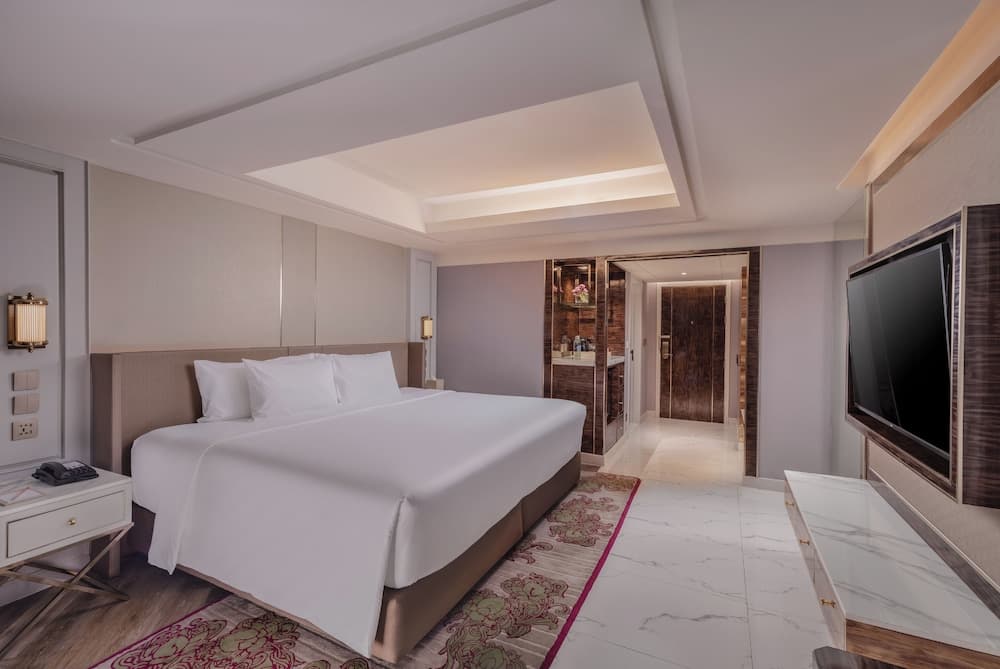 Aira Hotel Bangkok — 27