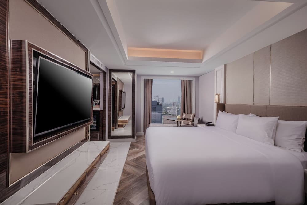 Aira Hotel Bangkok — 30