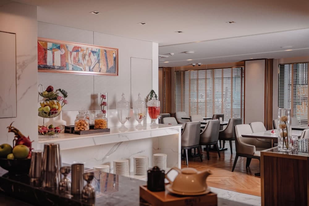 Aira Hotel Bangkok — 24