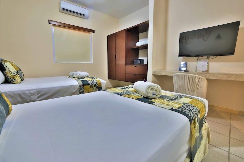 Hotel 12 Bees — 16