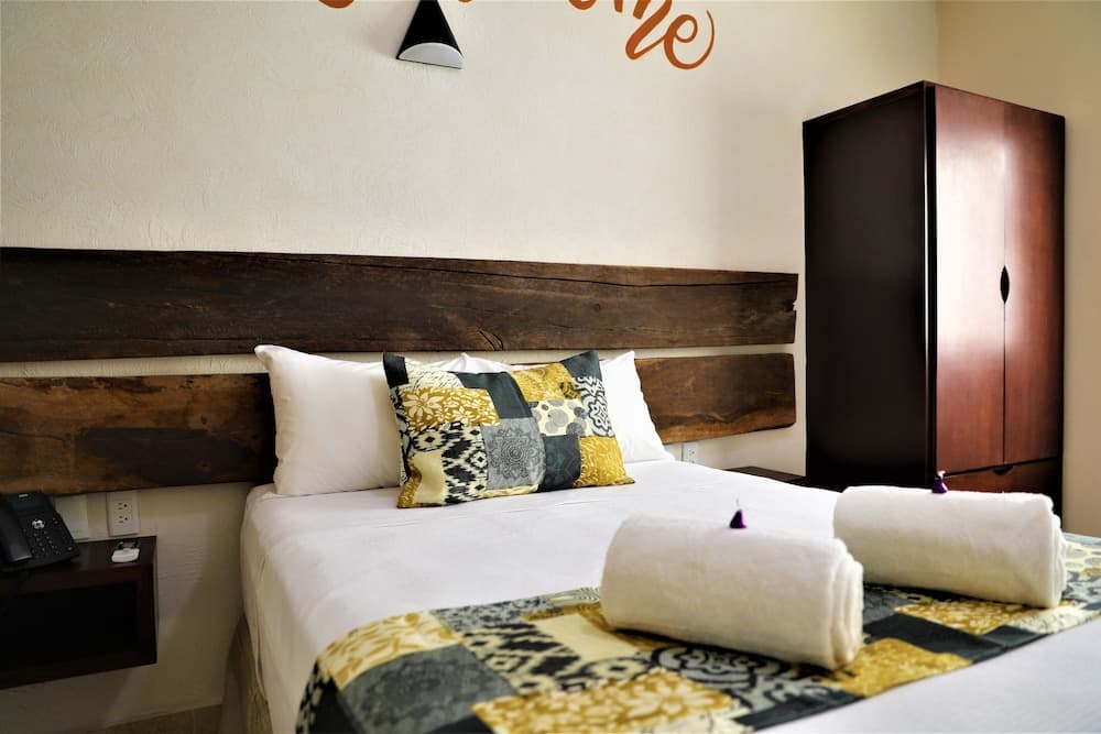 Hotel 12 Bees — 24