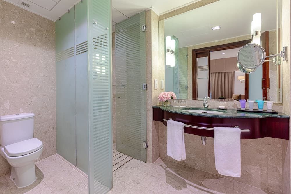 Dusit Thani Dubai — 24