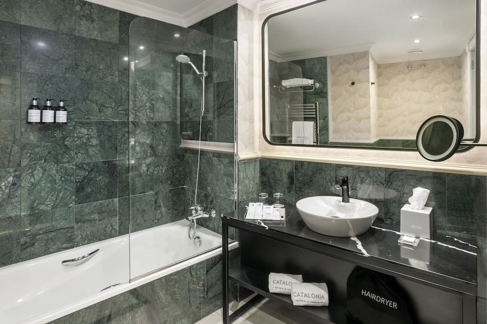 Catalonia Las Cortes Hotel — 16
