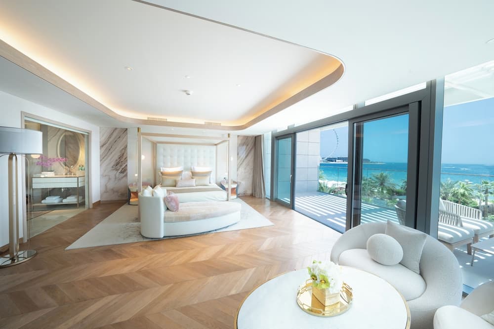 FIVE LUXE — 13