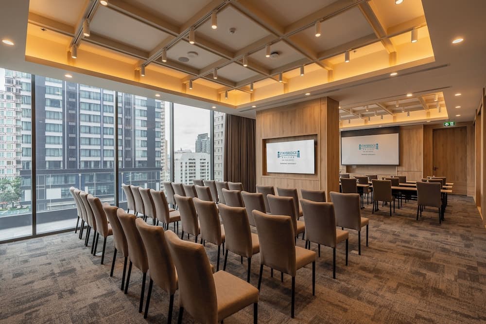Staybridge Suites Bangkok Sukhumvit by IHG — 10