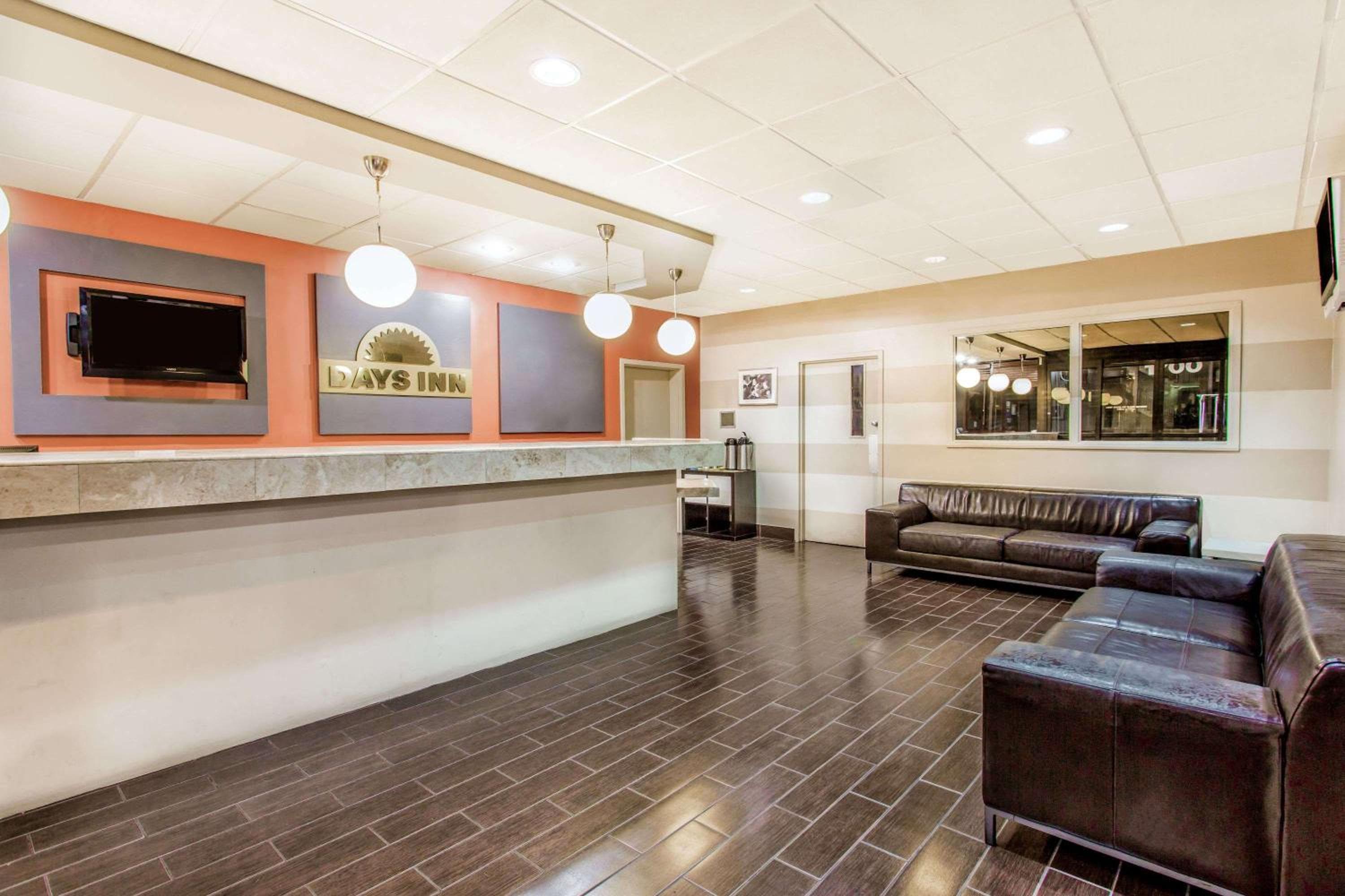 Days Inn by Wyndham Fort Lauderdale Airport Cruise Port — 2