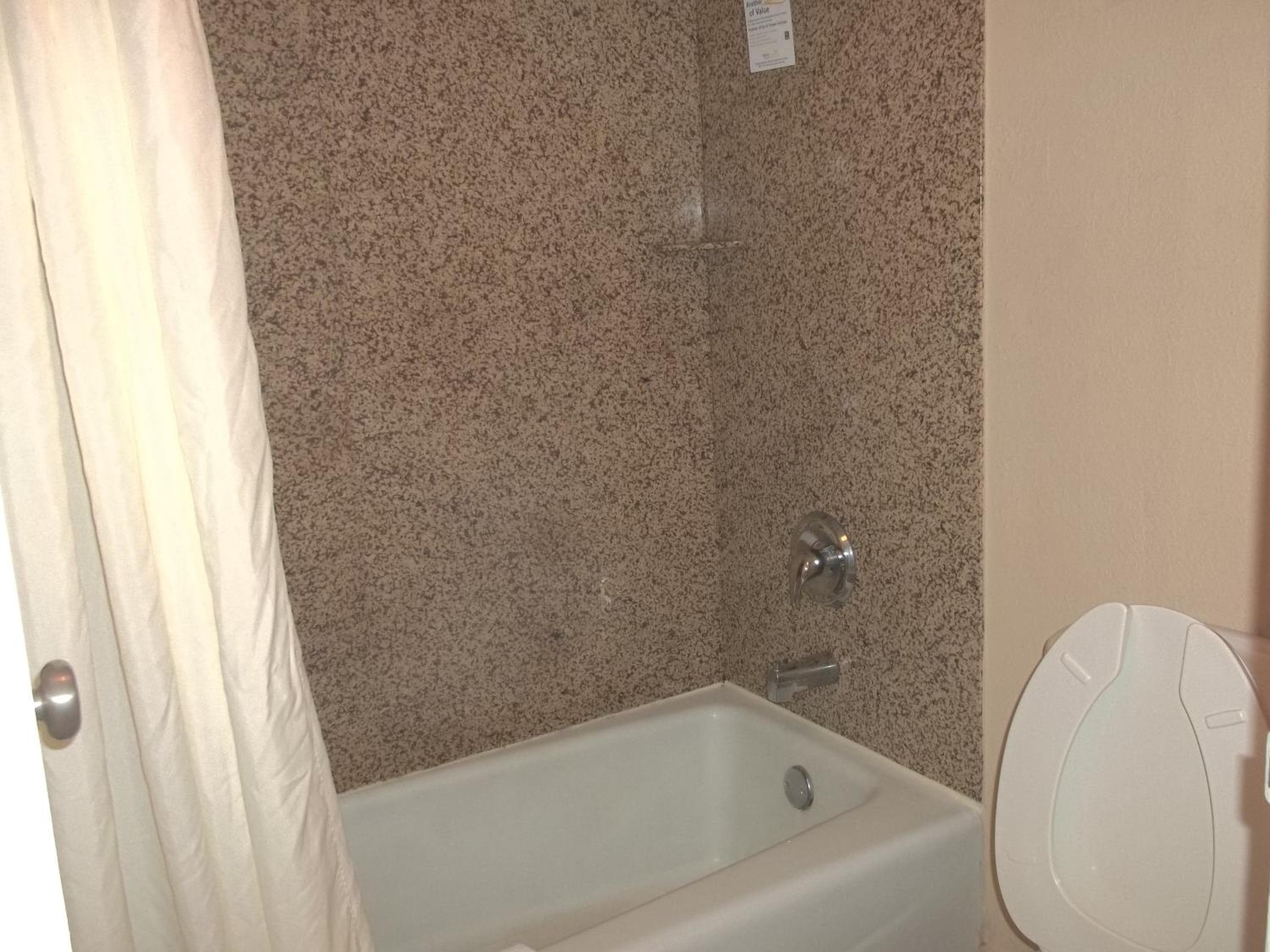 Days Inn by Wyndham Fort Lauderdale Airport Cruise Port — 15