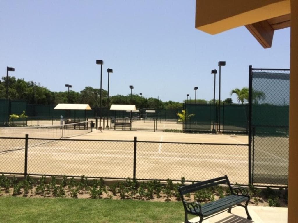 Spacious 3 BDR fully-equipped condo with pool and golf view — 7