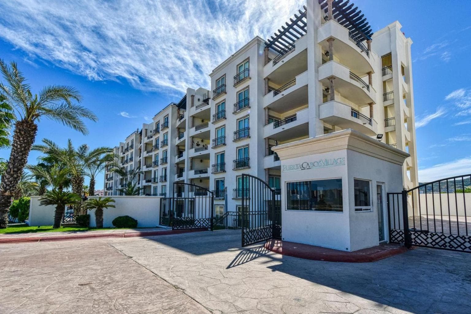Perfect location - Puerta Cabo Village 500 steps to the beach & resorts — 14
