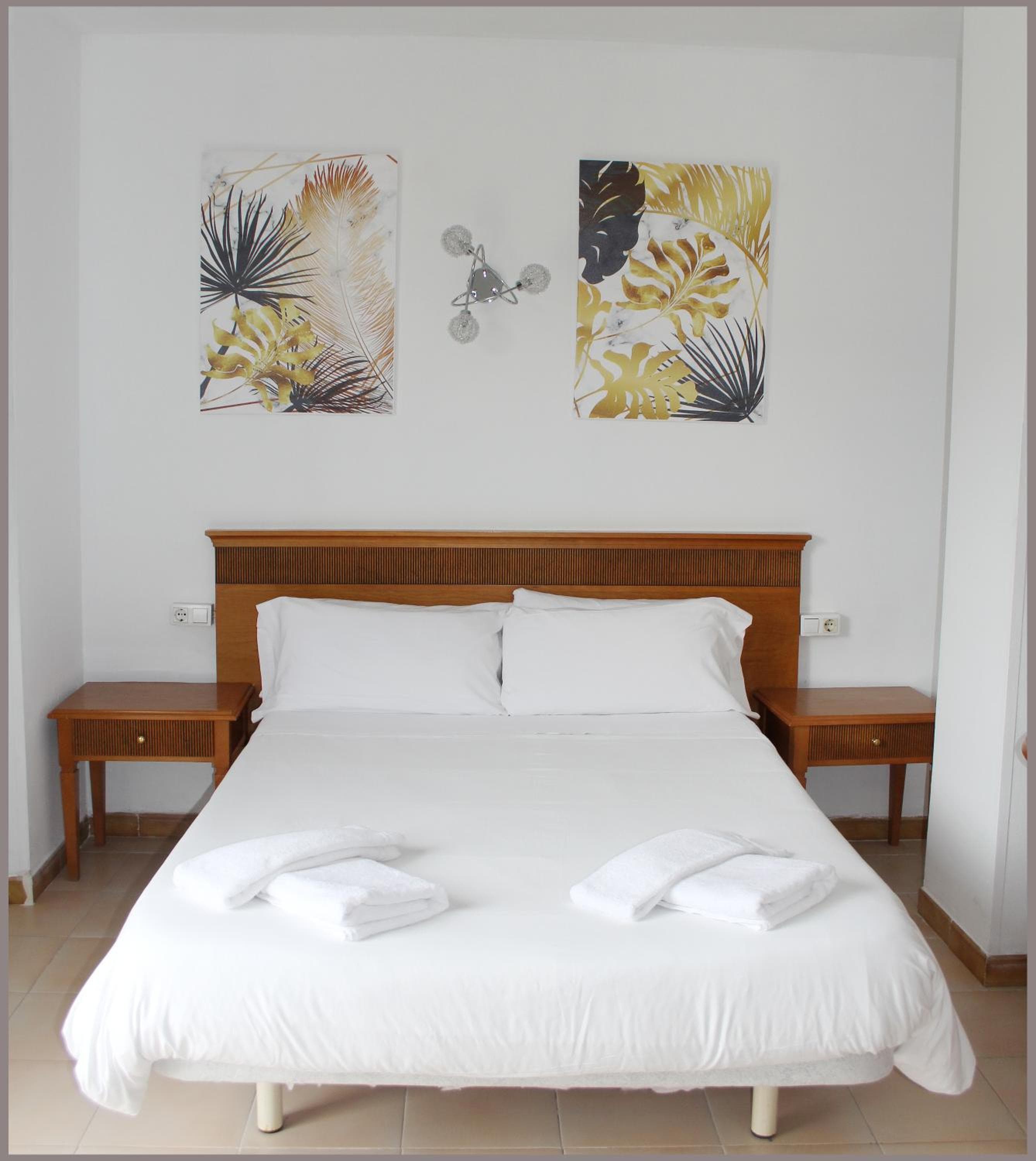 Apartamentos Gomila Park — 1