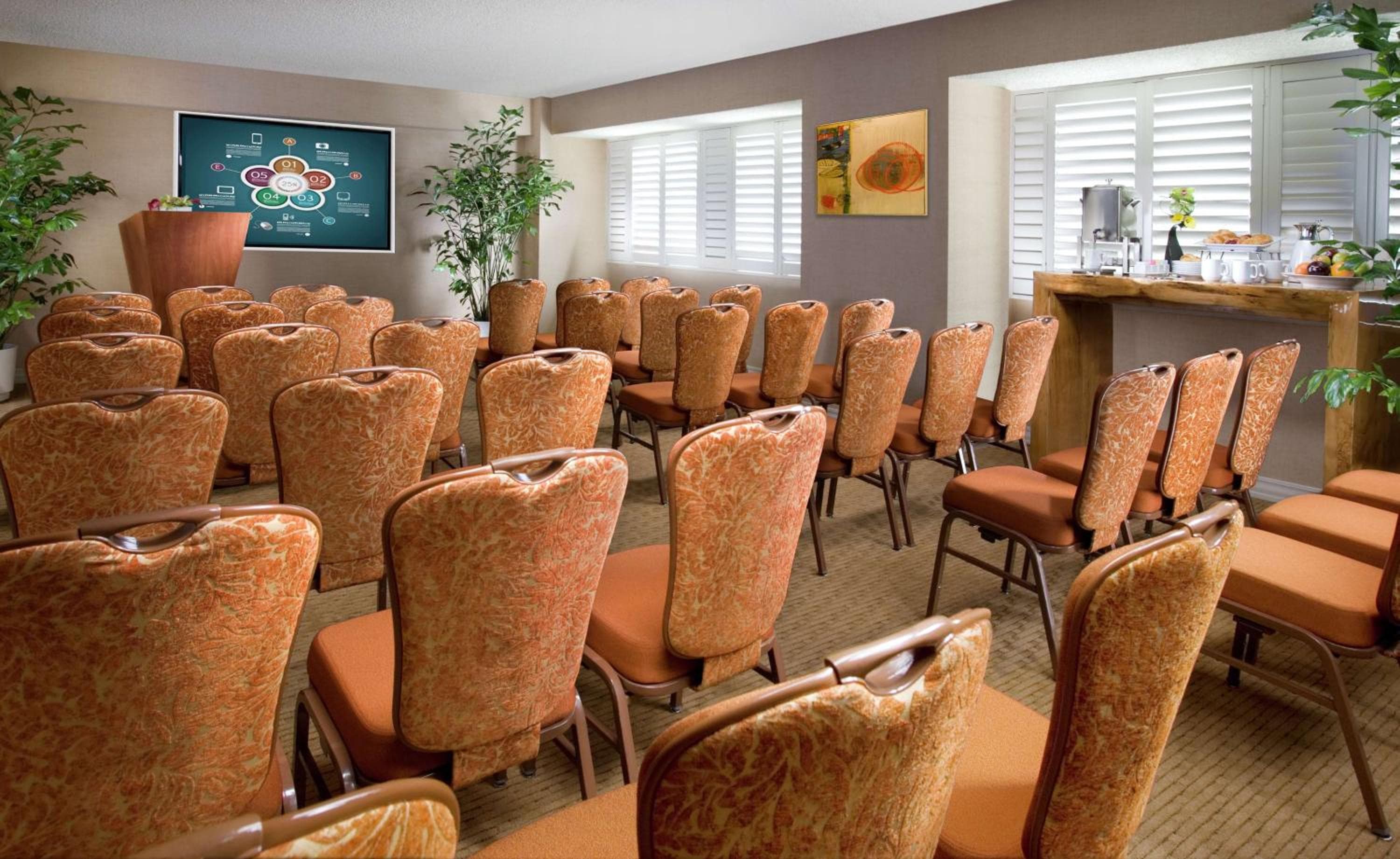 Tropicana Las Vegas a DoubleTree by Hilton Resort & Casino - Free Parking — 25