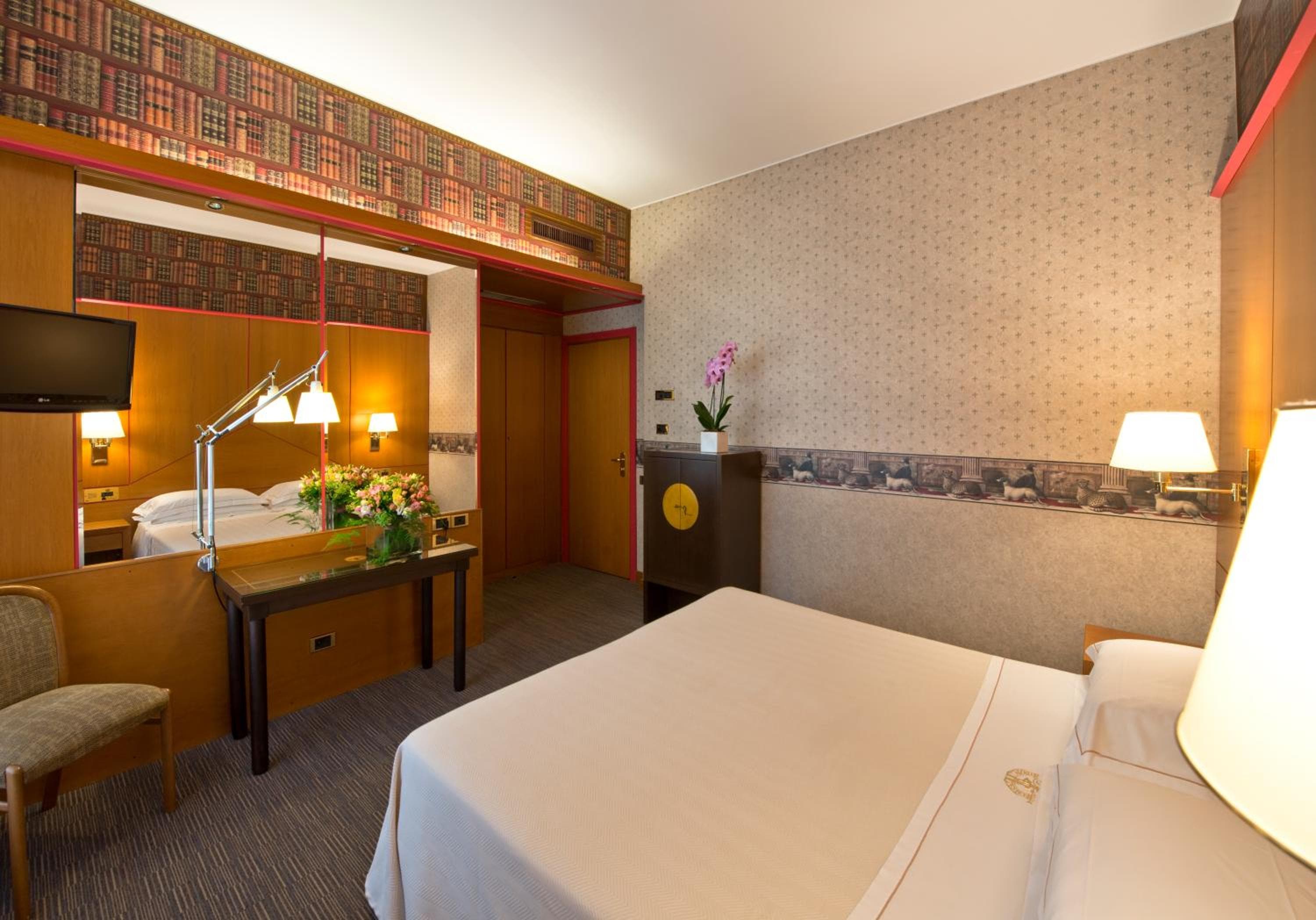 Hotel D'Este — 10