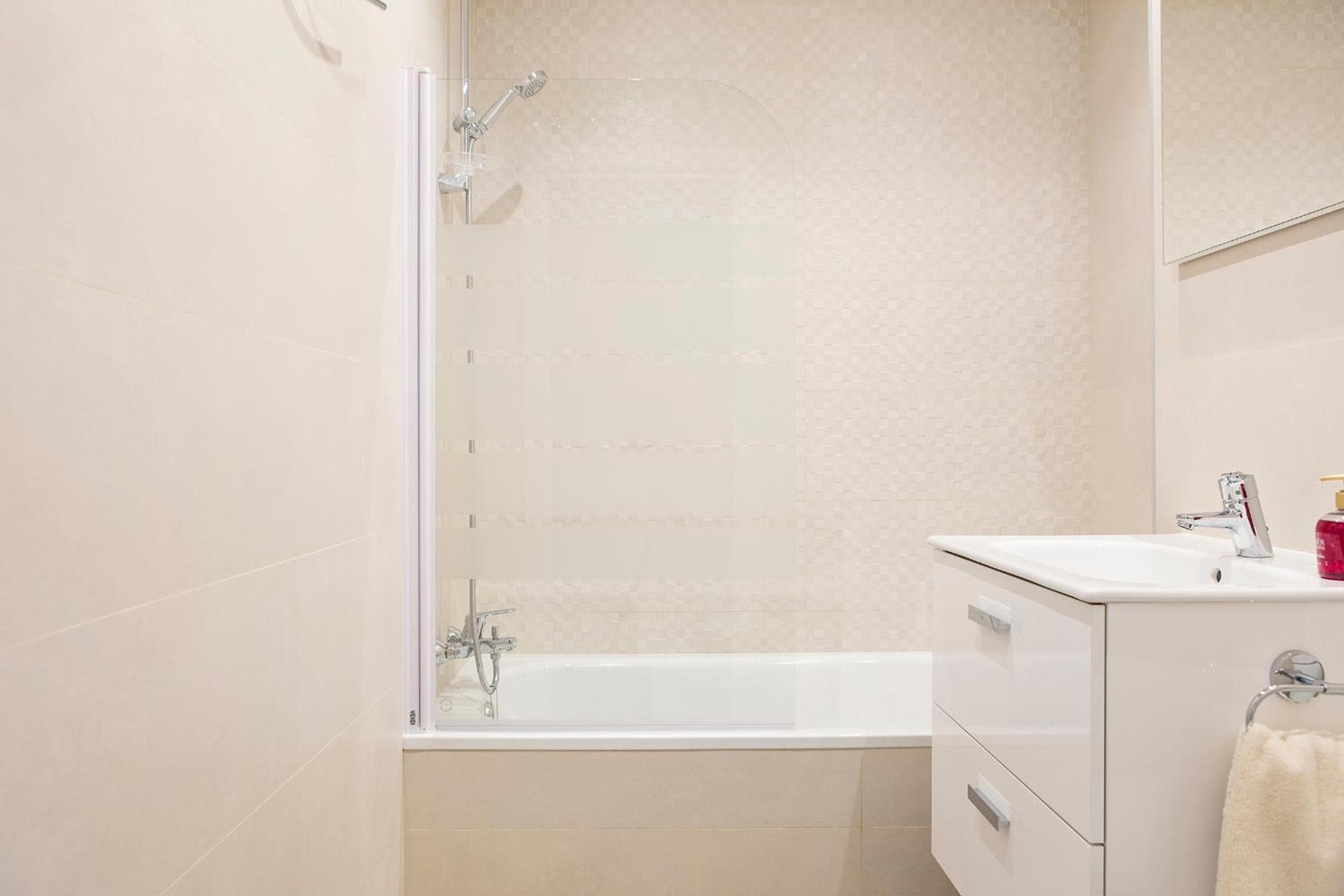 Suncity Flat Victoria — 17