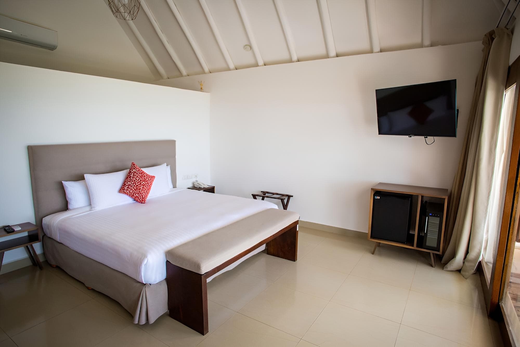Le Reve Beachfront Hotel — 30