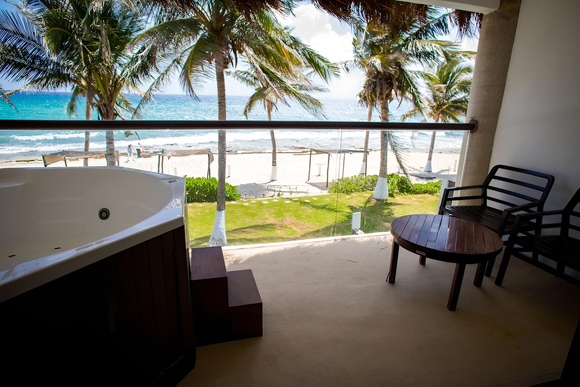 Le Reve Beachfront Hotel — 18