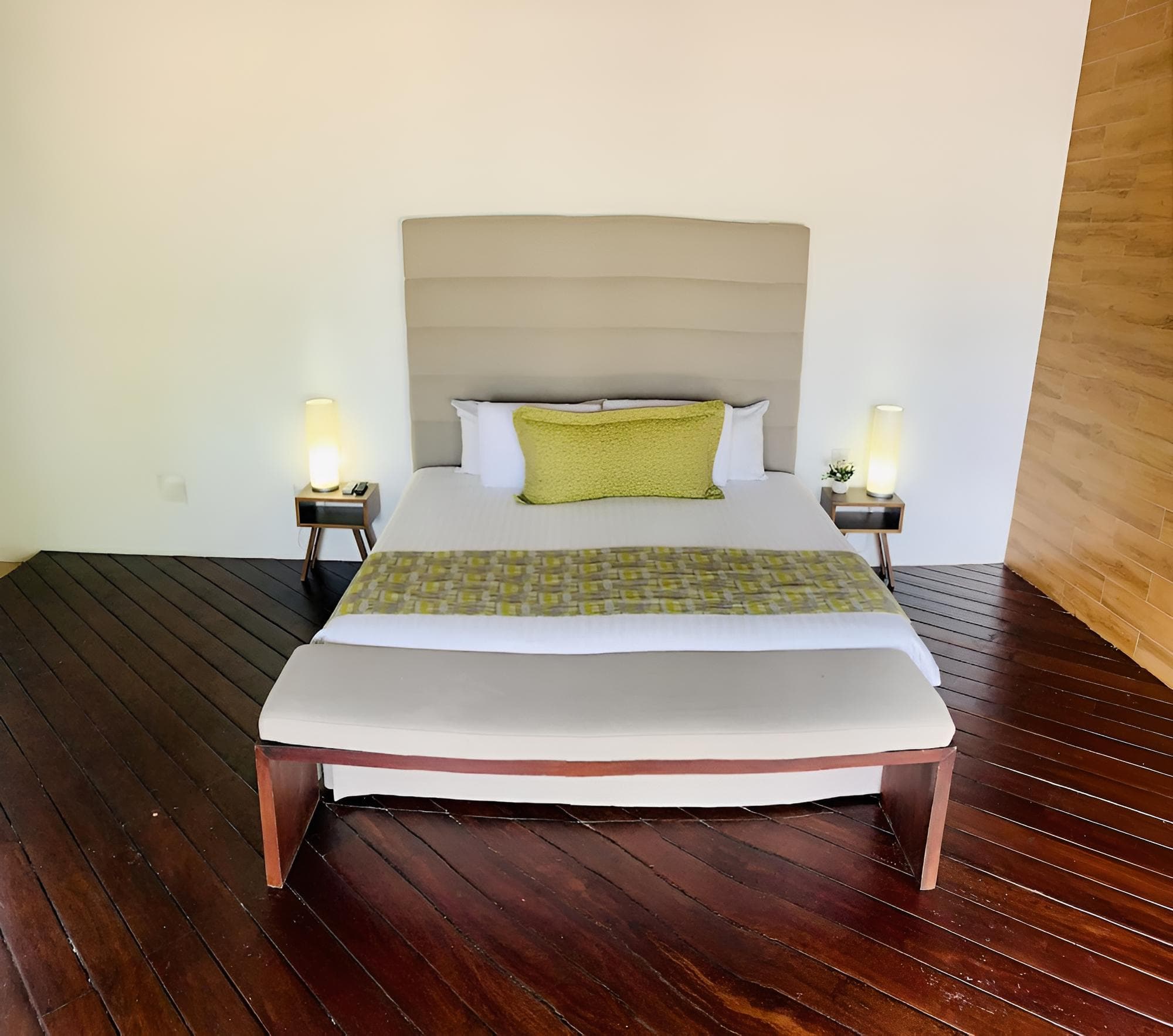 Le Reve Beachfront Hotel — 3