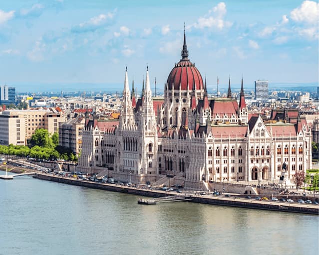Budapest Food Tastings and Culture Tour - All inclusive travel package