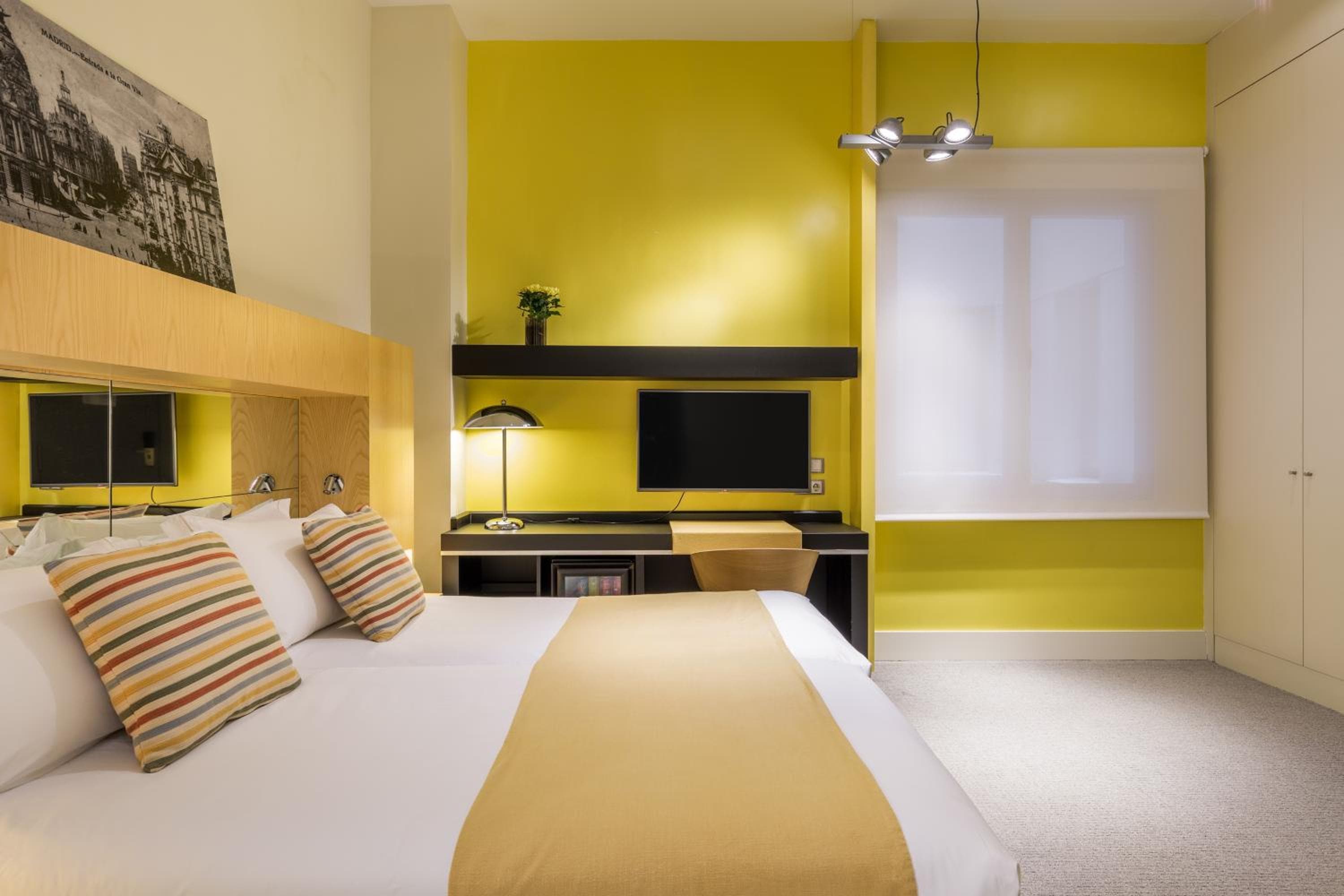 Hotel Room Mate Alicia — 22