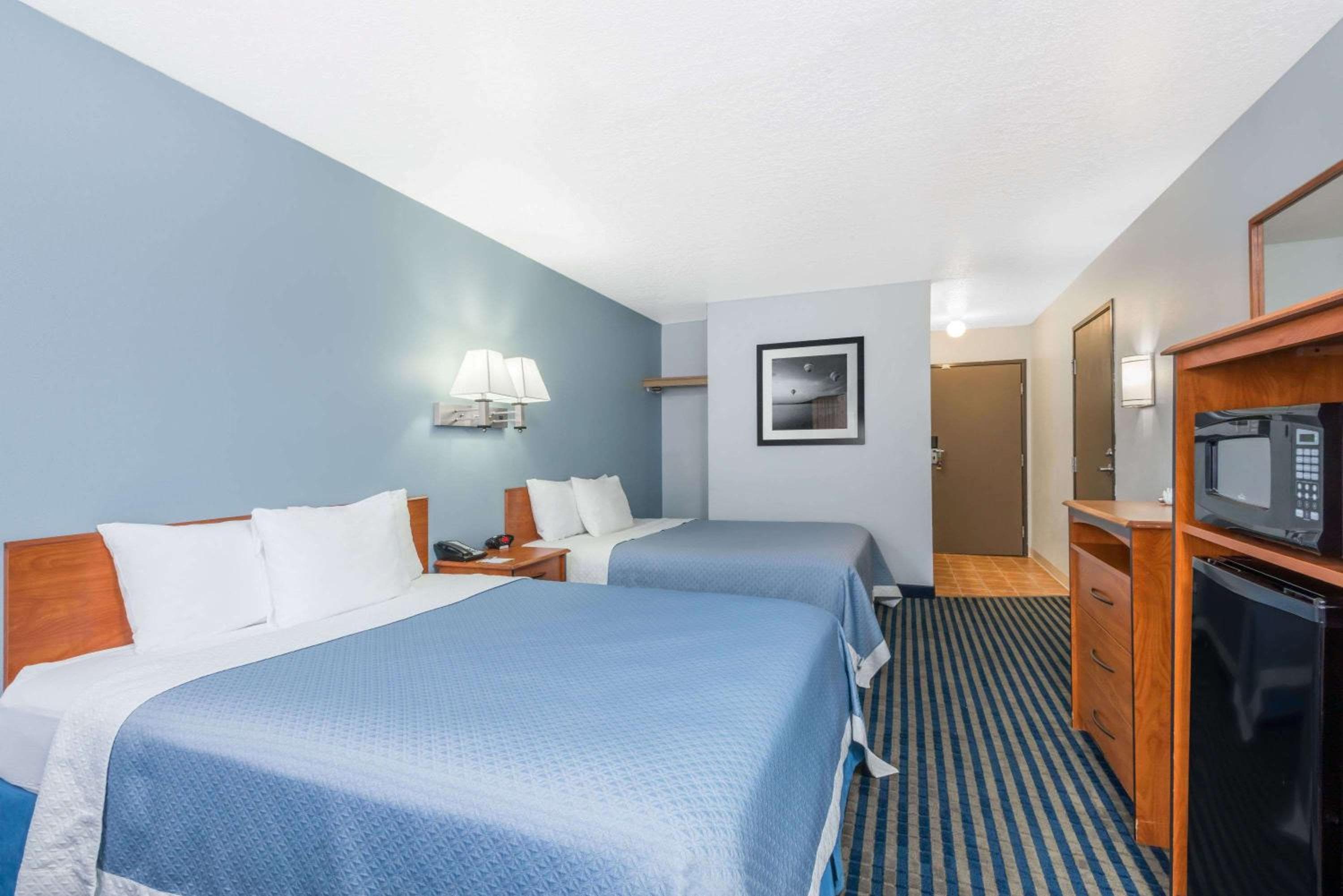 Days Inn by Wyndham Las Vegas — 12