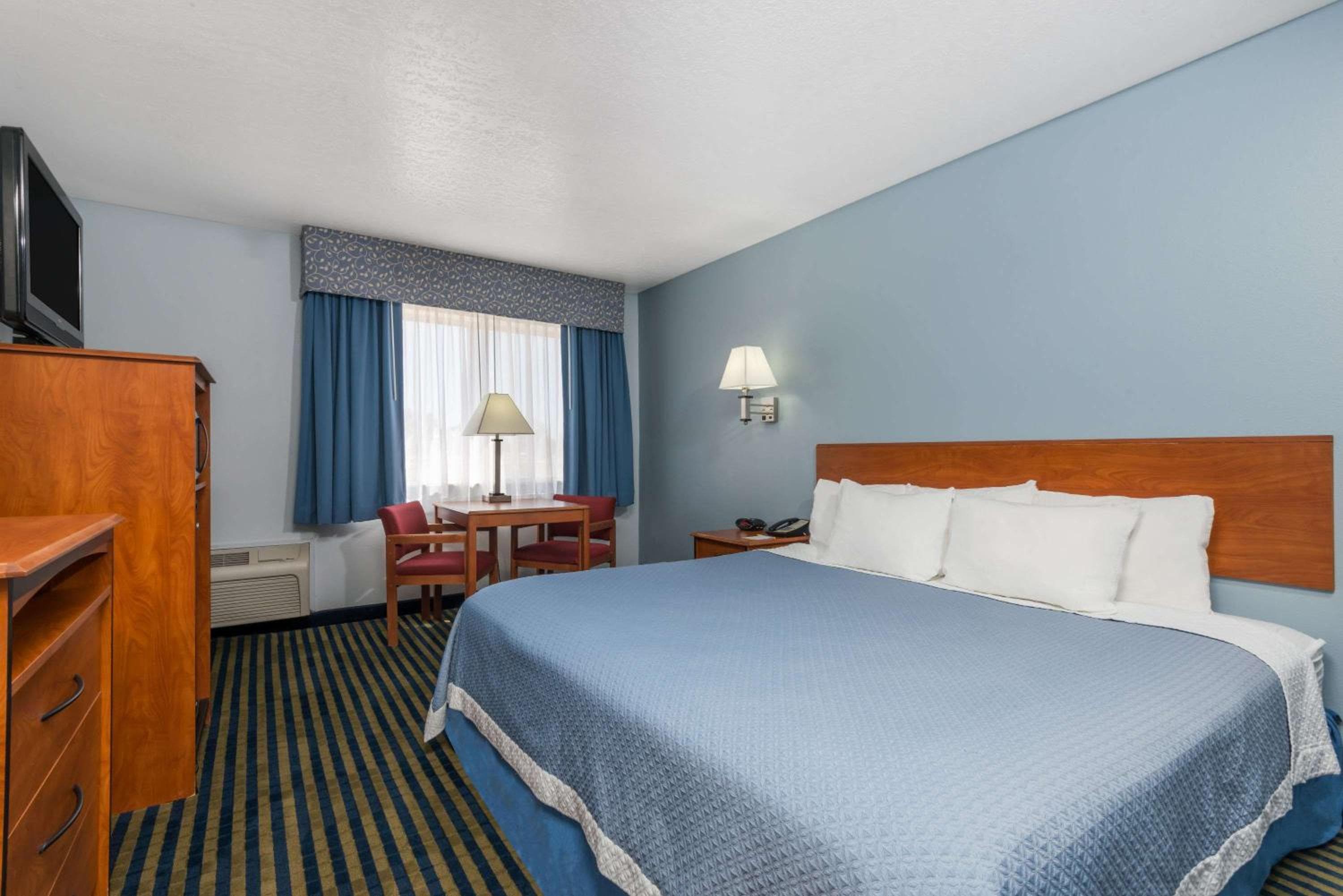 Days Inn by Wyndham Las Vegas — 4