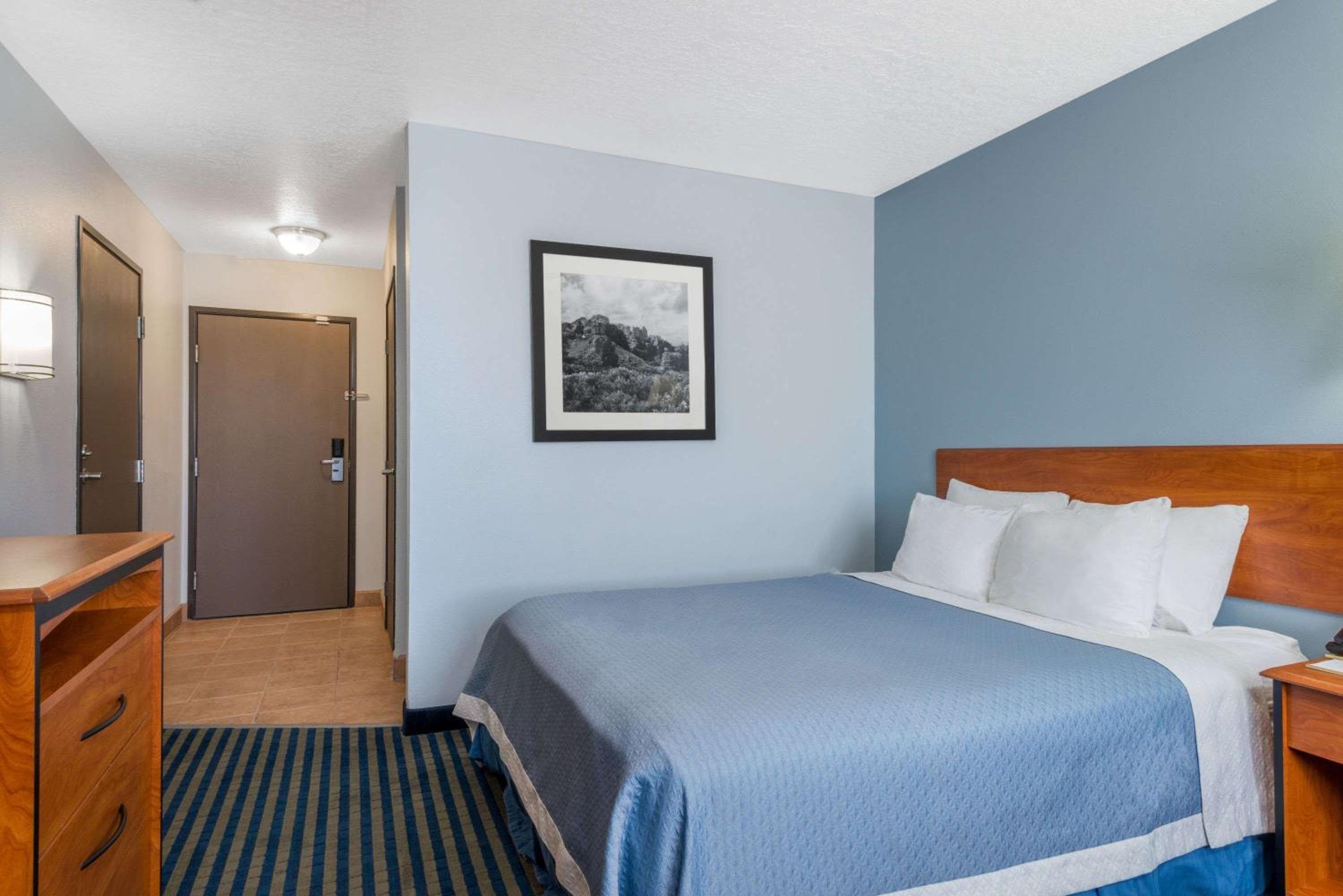 Days Inn by Wyndham Las Vegas — 14